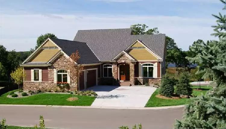 image of large traditional house plan 1039